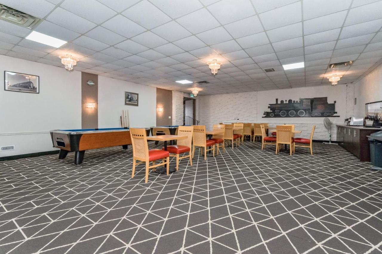 King Hotel Palmerston Bagian luar foto