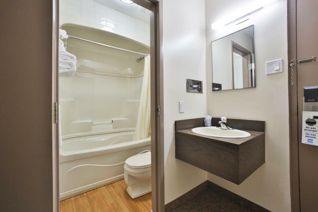 King Hotel Palmerston Bagian luar foto